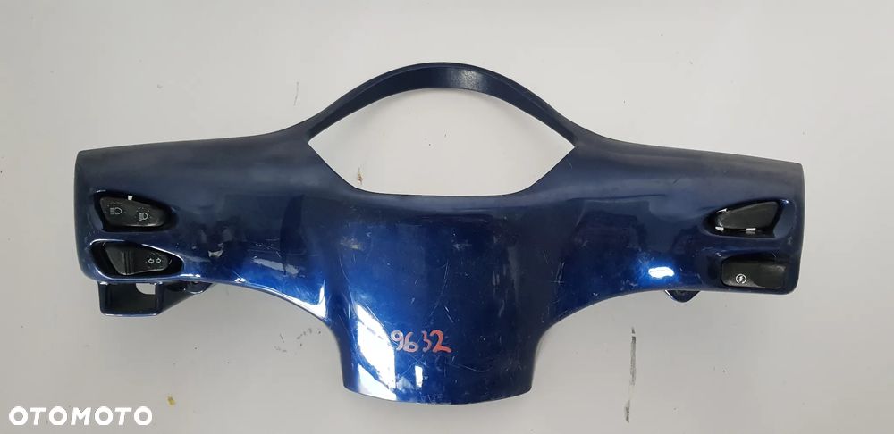 Piaggio Vespa LX 50 Obudowa Kierownicy - 1