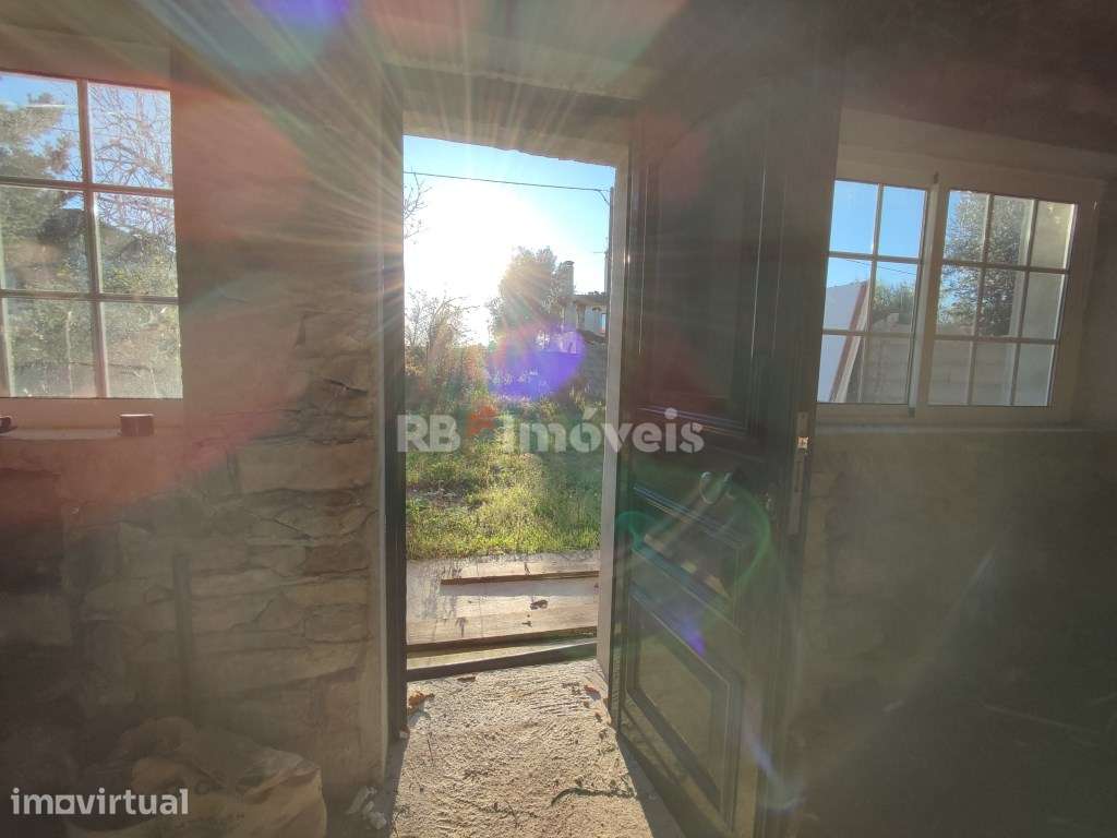 Casa rural com terreno - Nossa Sra do Pranto, Ferreira do Zêzere - Grande imagem: 3/28