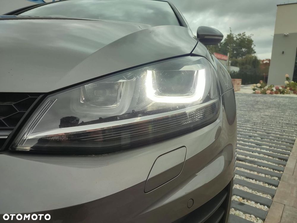 Volkswagen Golf - 5