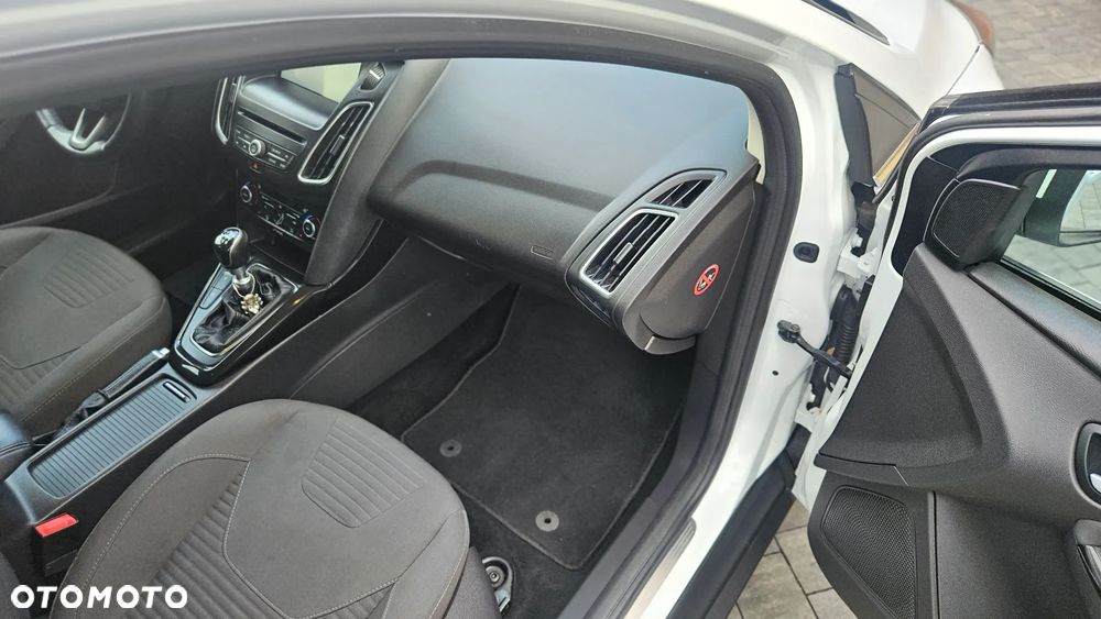 Ford Focus 1.0 EcoBoost Titanium - 13