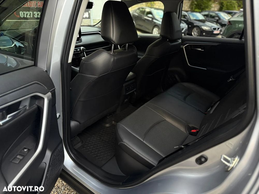 Toyota RAV4 - 16