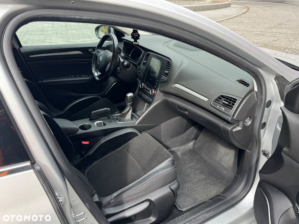 Renault Megane 1.5 Blue dCi Intens - 17