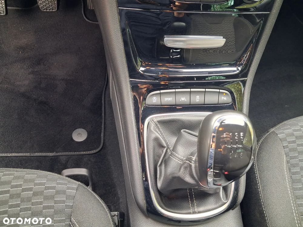Opel Astra 1.4 Turbo Start/Stop Dynamic - 29