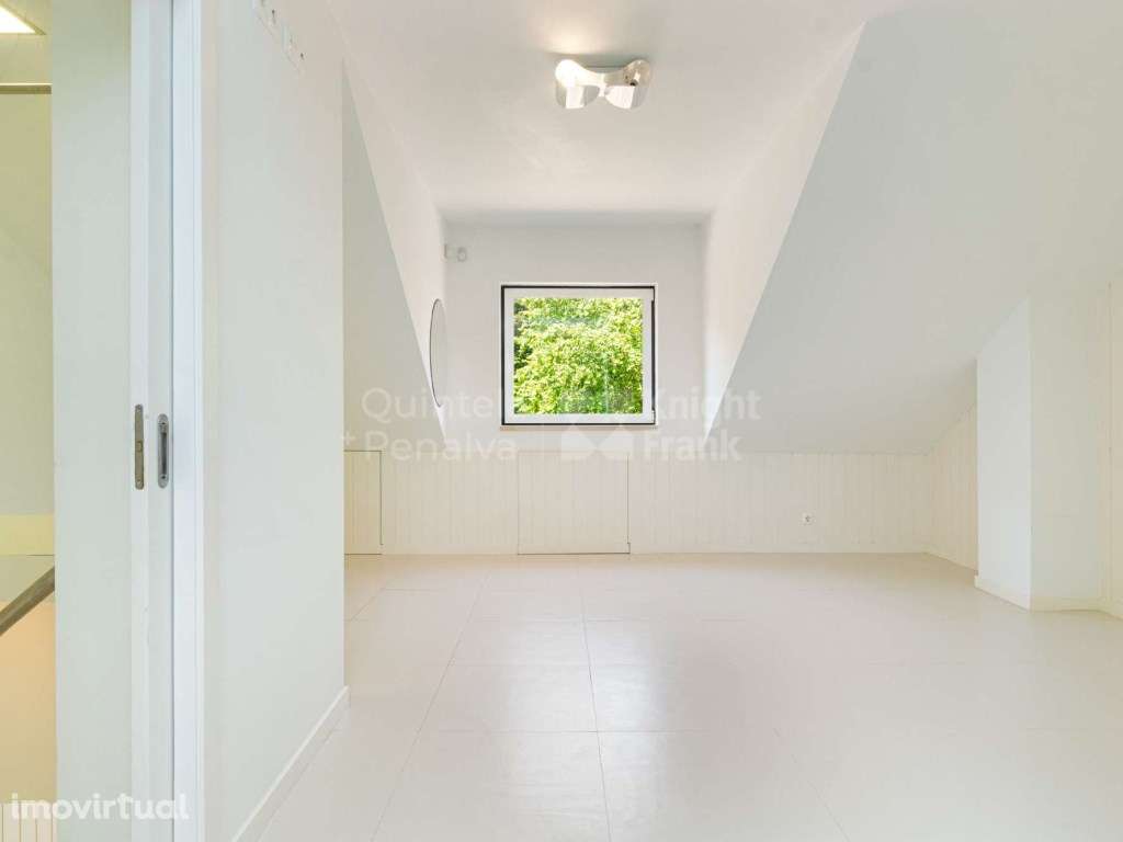 Apartamento T1 duplex para arrendamento em Sintra - Grande imagem: 3/25
