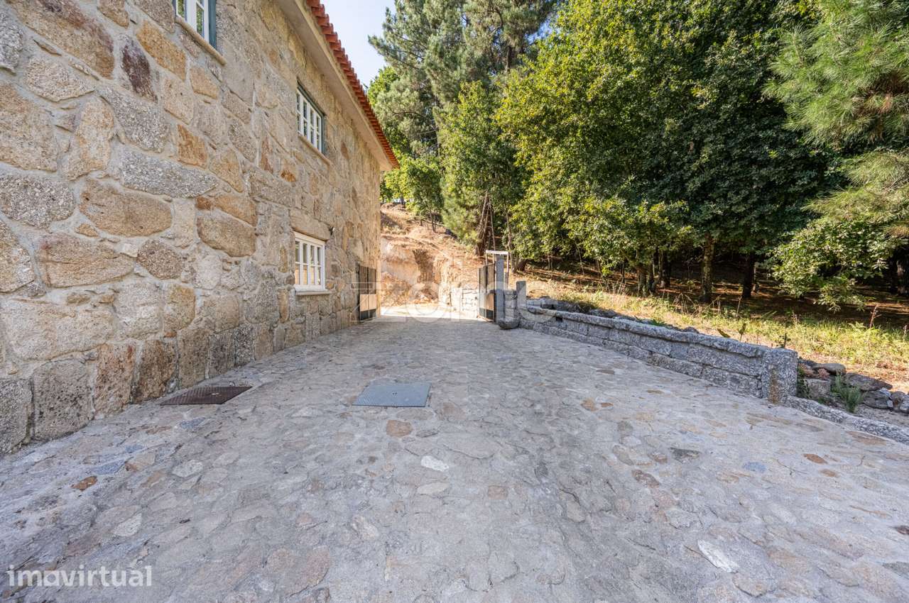Moradia em granito em Paçô, Arcos de Valdevez - Grande imagem: 5/34