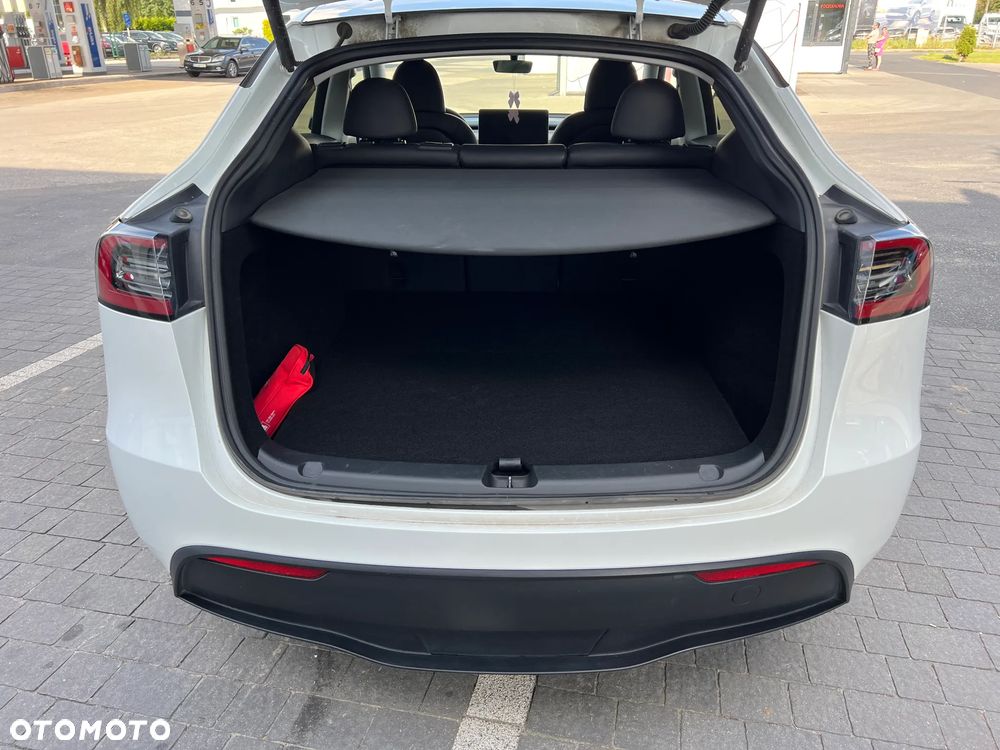 Tesla Model Y RWD - 11