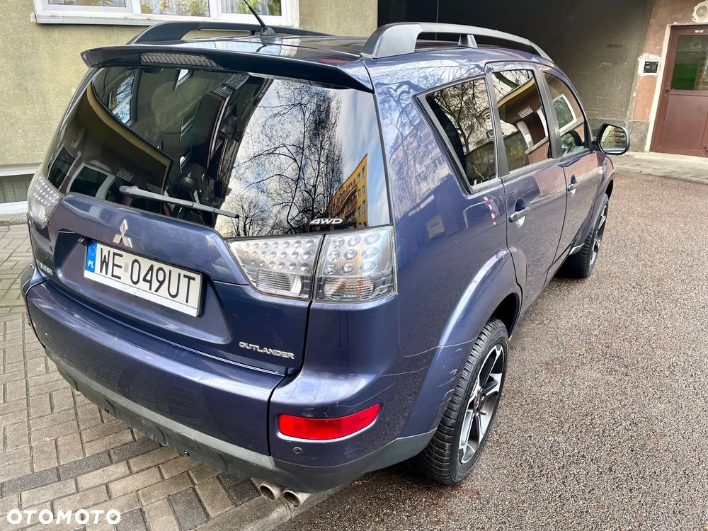 Mitsubishi Outlander 3.0 V6 XLS - 9