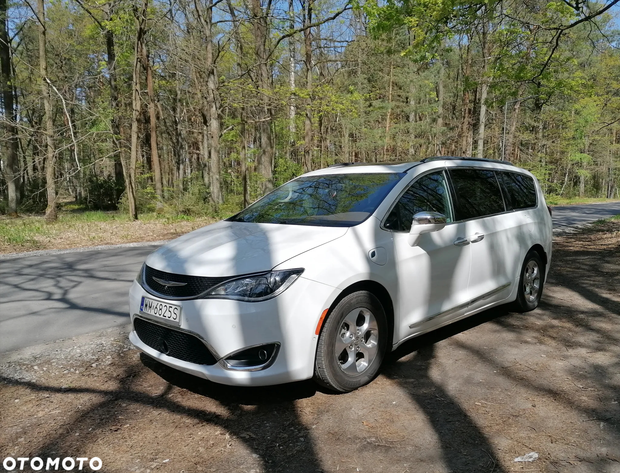 Chrysler Pacifica - 2
