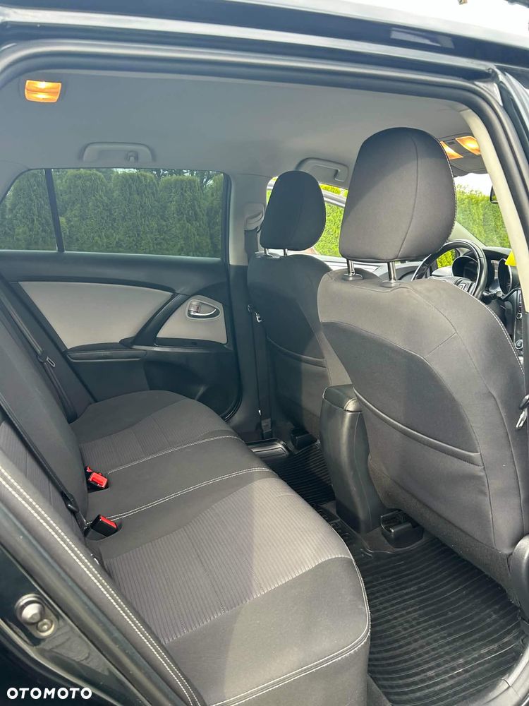 Toyota Avensis 2.0 Premium MS - 29
