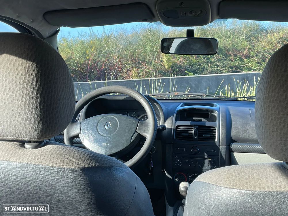 Renault Clio 1.2 16V Privilège - 14