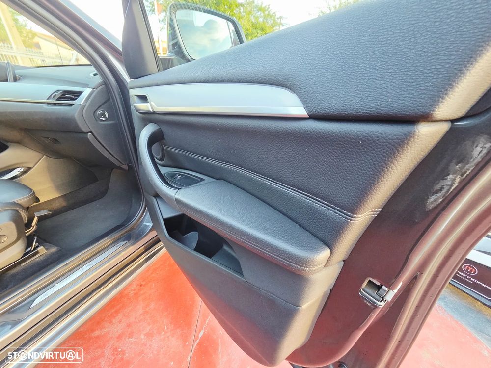 BMW X1 20 d xDrive Auto Line Sport - 11