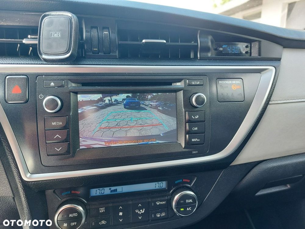 Toyota Auris - 24