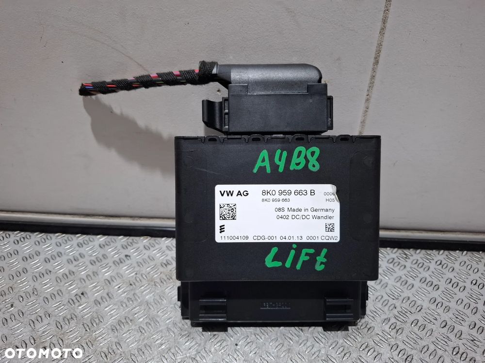 Stabilizator napięcia Audi A4 B8 nr 8K0959663B - 1