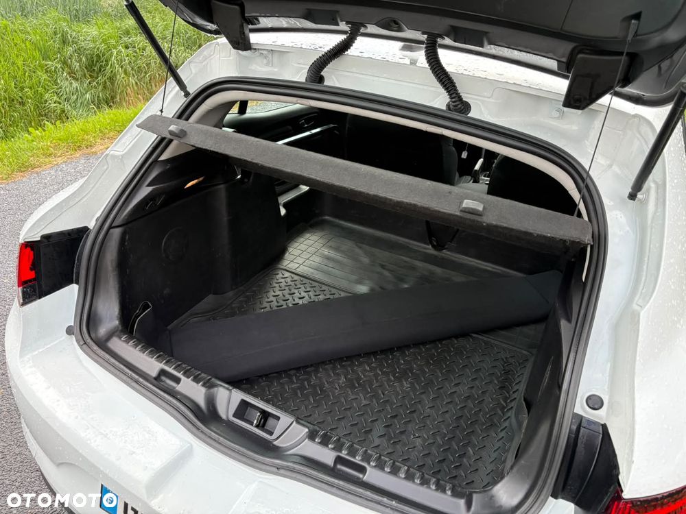 Renault Megane 1.5 Blue dCi Zen - 19