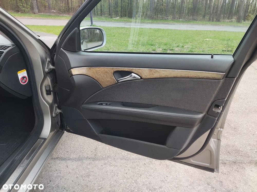 Mercedes-Benz Klasa E 200 Kompressor Automatik Avantgarde - 19