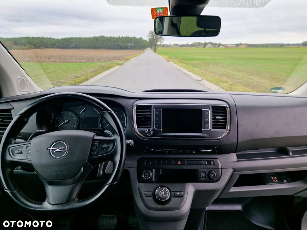 Opel Vivaro - 11