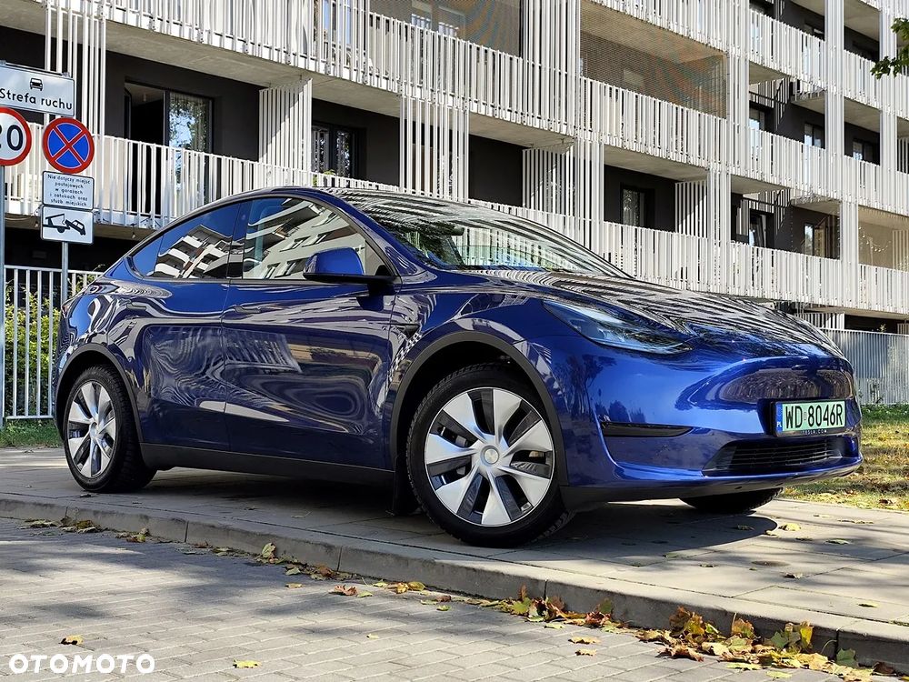 Tesla Y - 4
