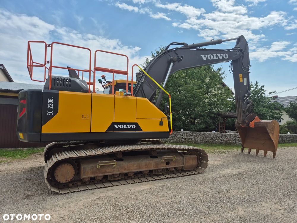 Volvo EC 220 EL - 8