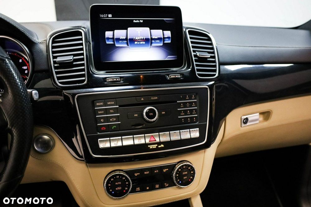 Mercedes-Benz GLE - 19