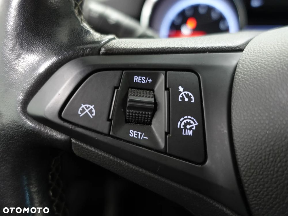Opel Astra 1.2 Turbo Edition - 34