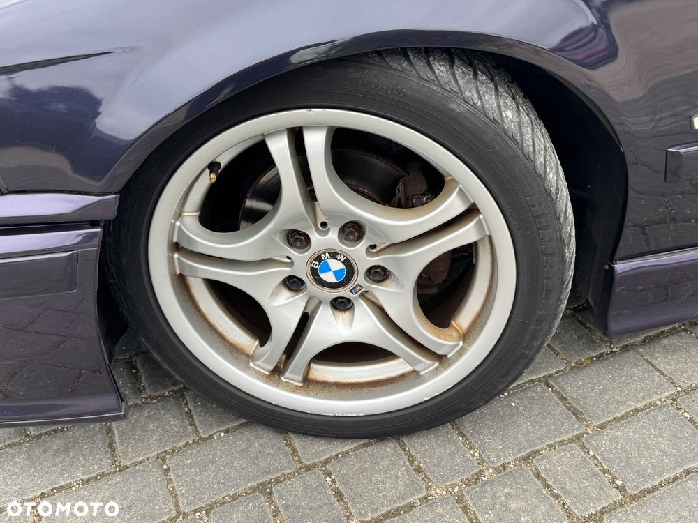 BMW Seria 3 318i - 16