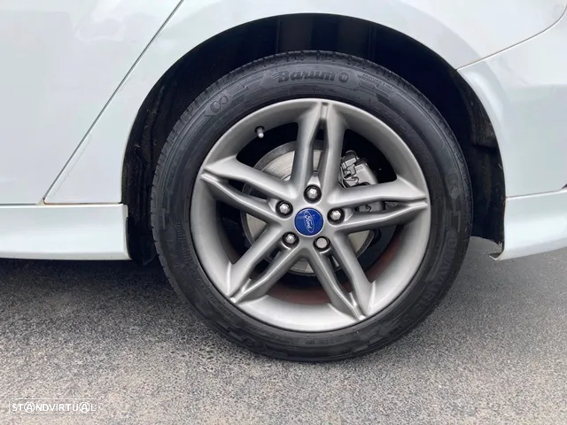Ford Focus 1.5 TDCi ST-Line - 11