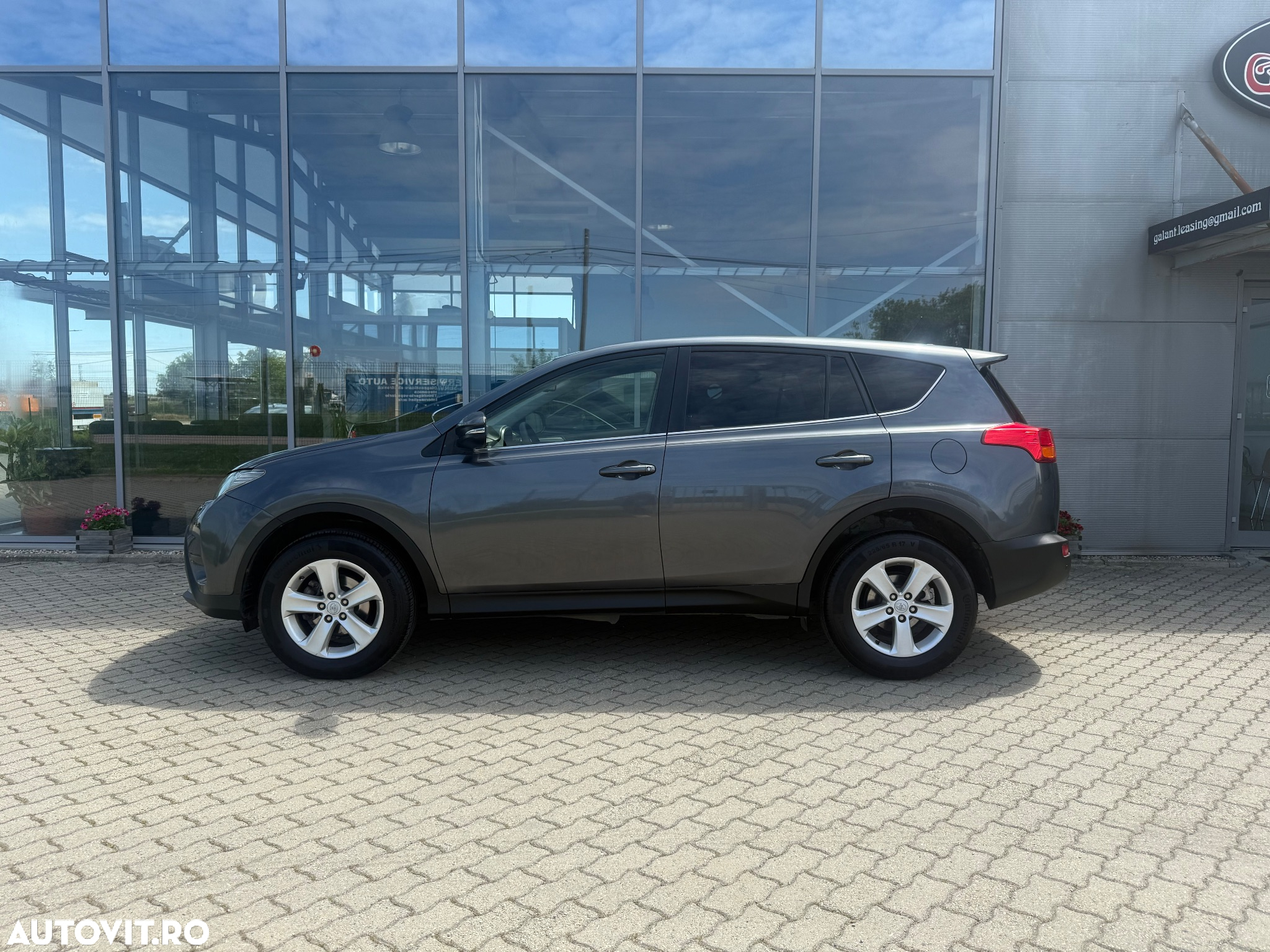 Toyota RAV4 2.2 D-4CAT 4WD Aut Luxury - 3