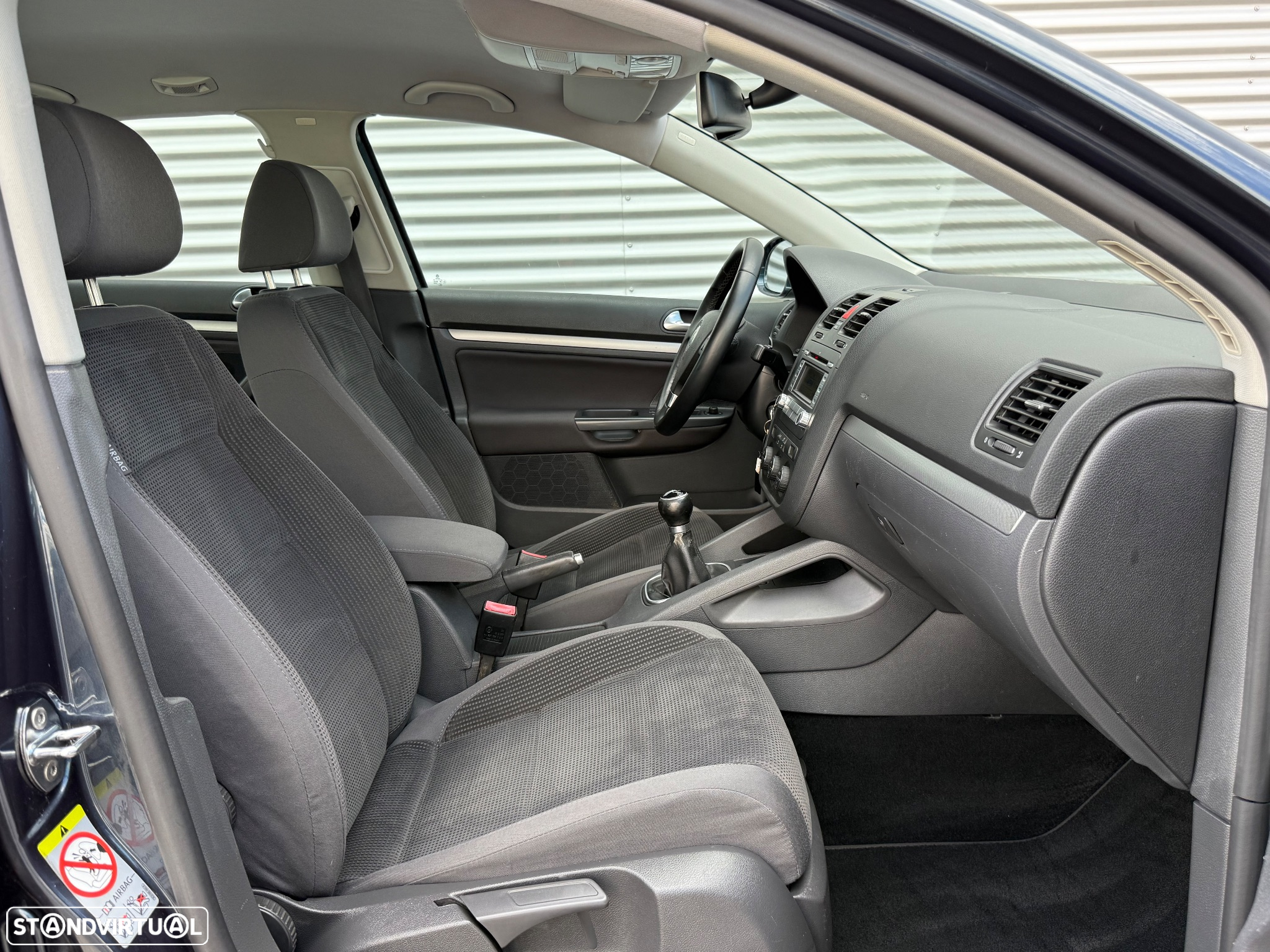 VW Jetta 1.9 TDi BlueM. Confortline - 10