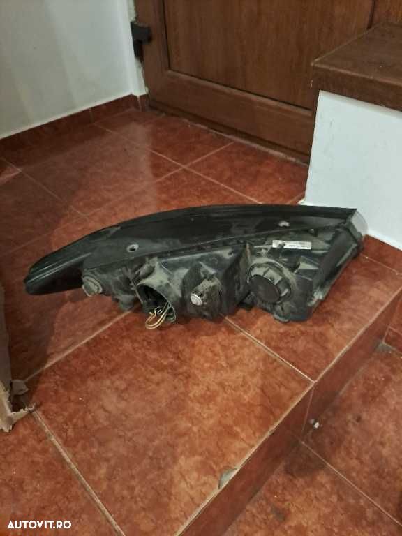 Far stanga Hyundai Santa Fe an 2006-2009 original Europa - 3