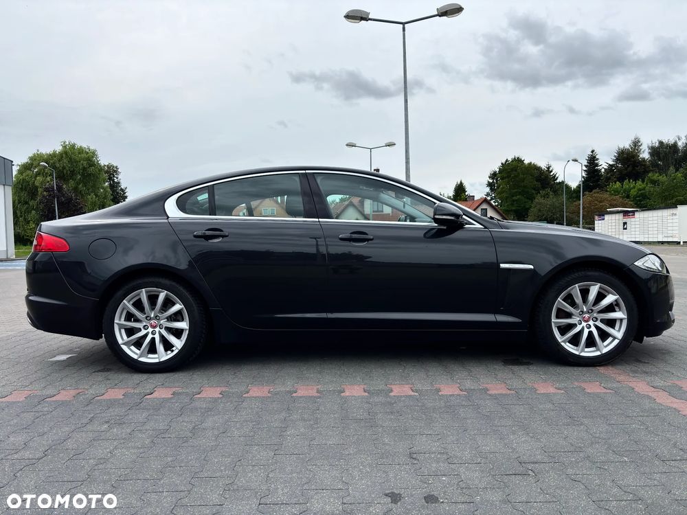 Jaguar XF 2.2 D - 5