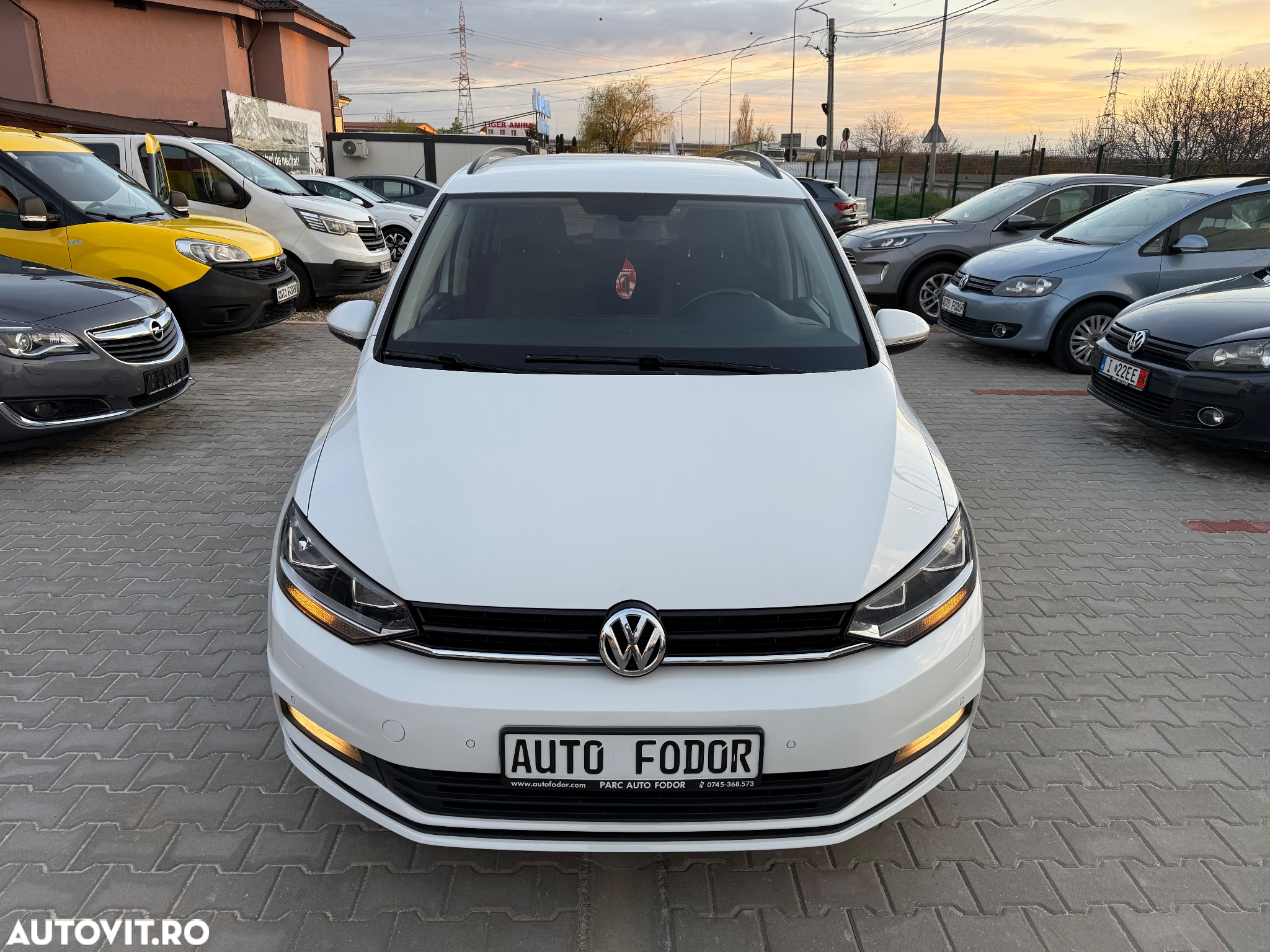 Volkswagen Touran 1.6 TDI SCR (BlueMotion Technology) Trendline - 14