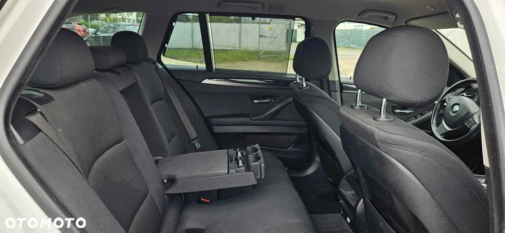 BMW Seria 5 520d xDrive Touring - 25