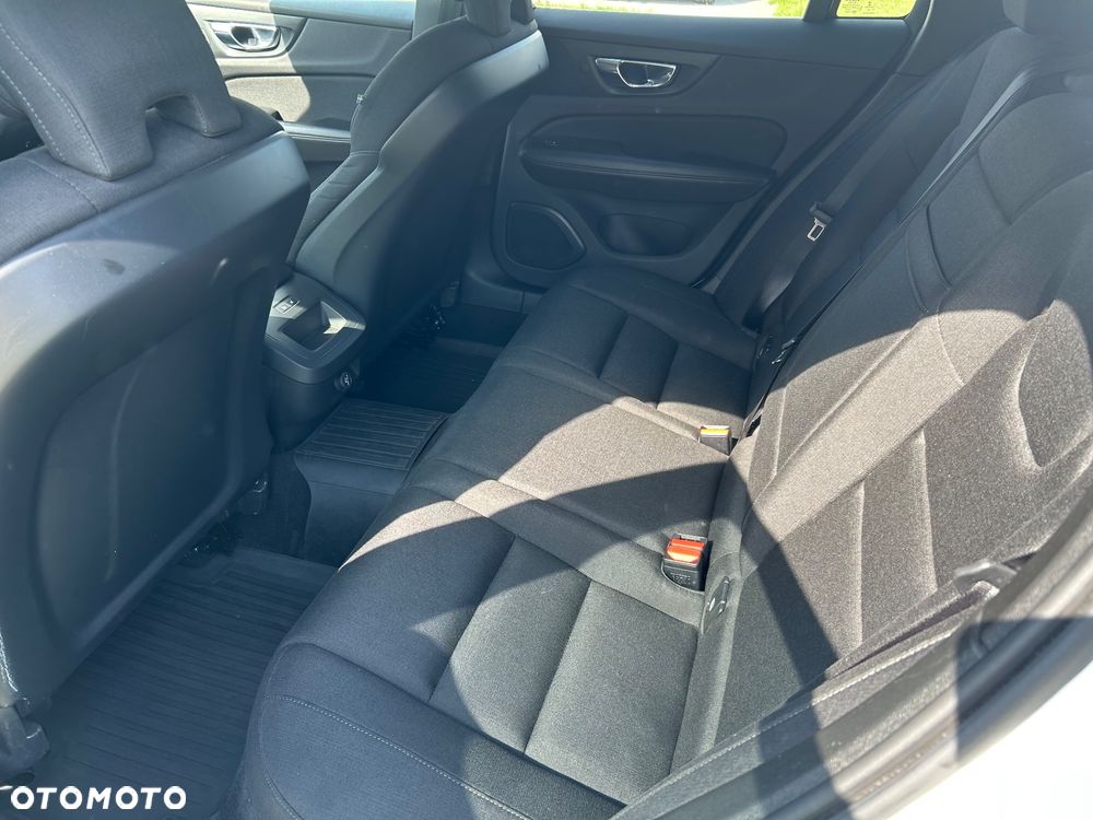 Volvo V60 D4 Geartronic Momentum - 8