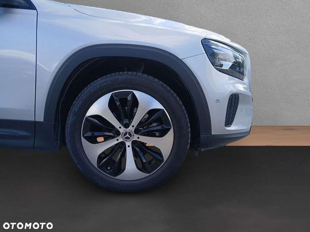 Mercedes-Benz GLB 200 Progressive 7G-DCT - 16