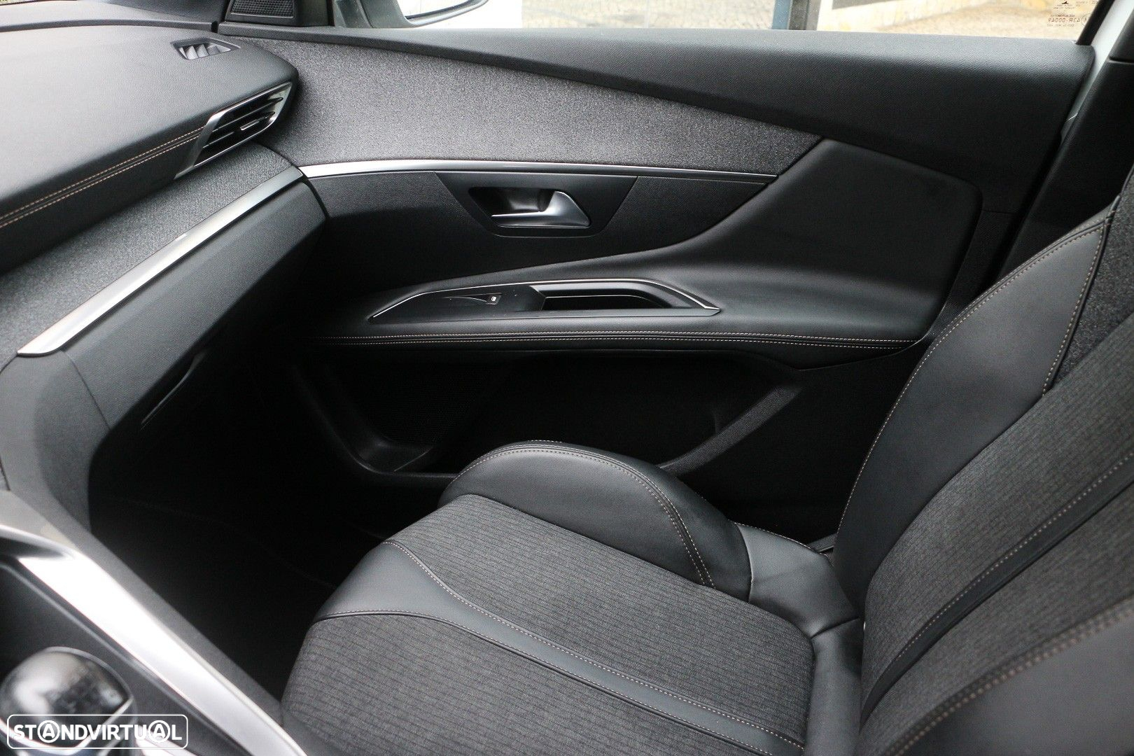 Peugeot 3008 1.5 BlueHDi GT Line - 24