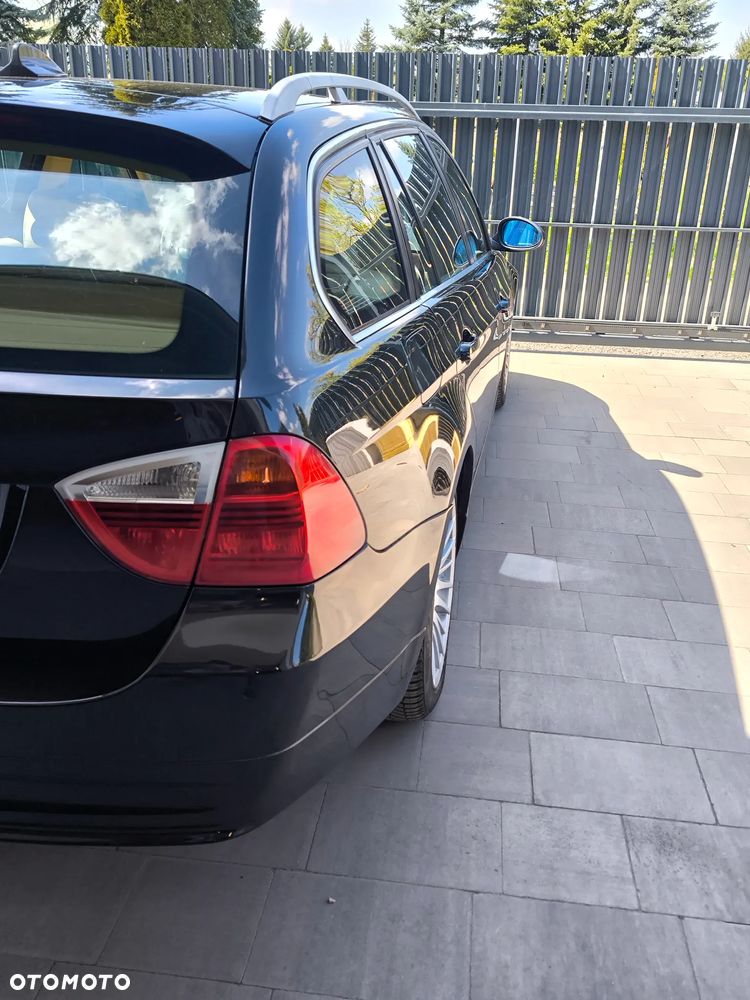 BMW Seria 3 330i - 22