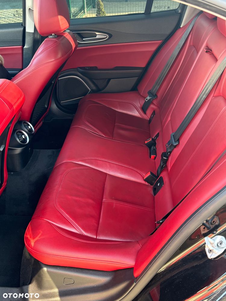 Alfa Romeo Giulia 2.0 Turbo 16V AT8 Veloce - 18