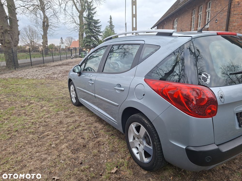 Peugeot 207 - 3