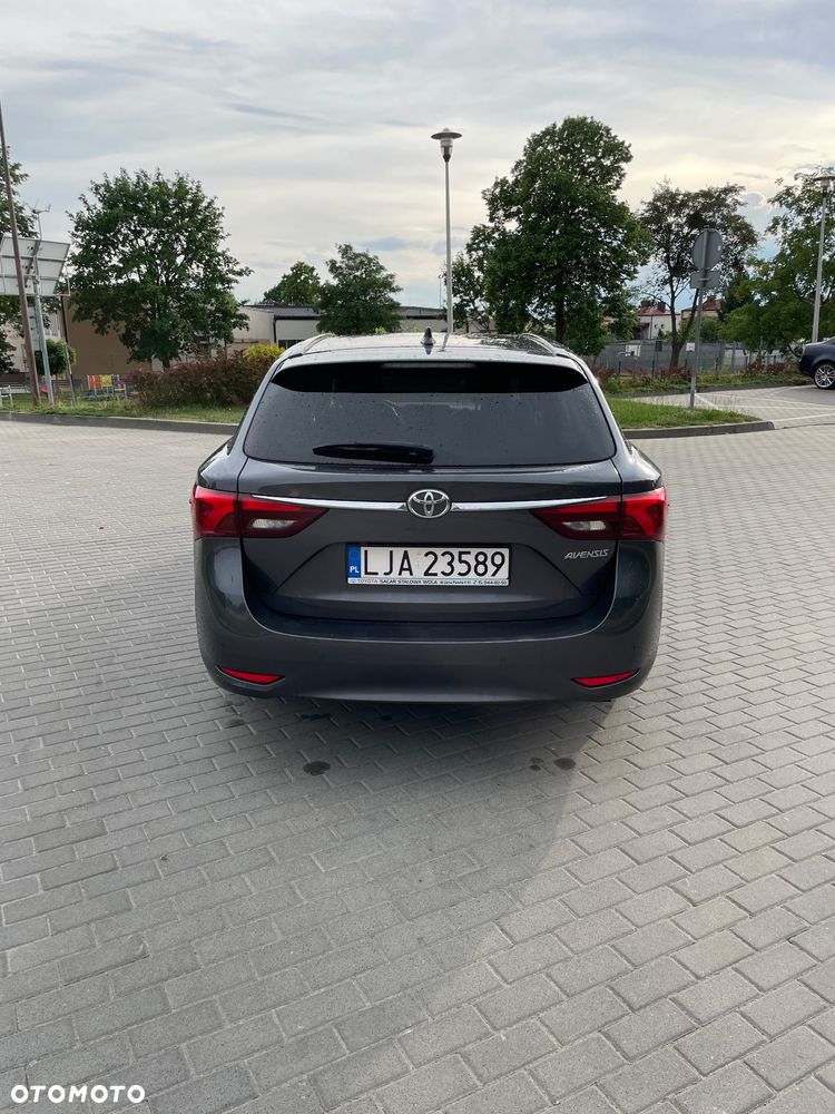 Toyota Avensis 2.0 D-4D Premium - 5