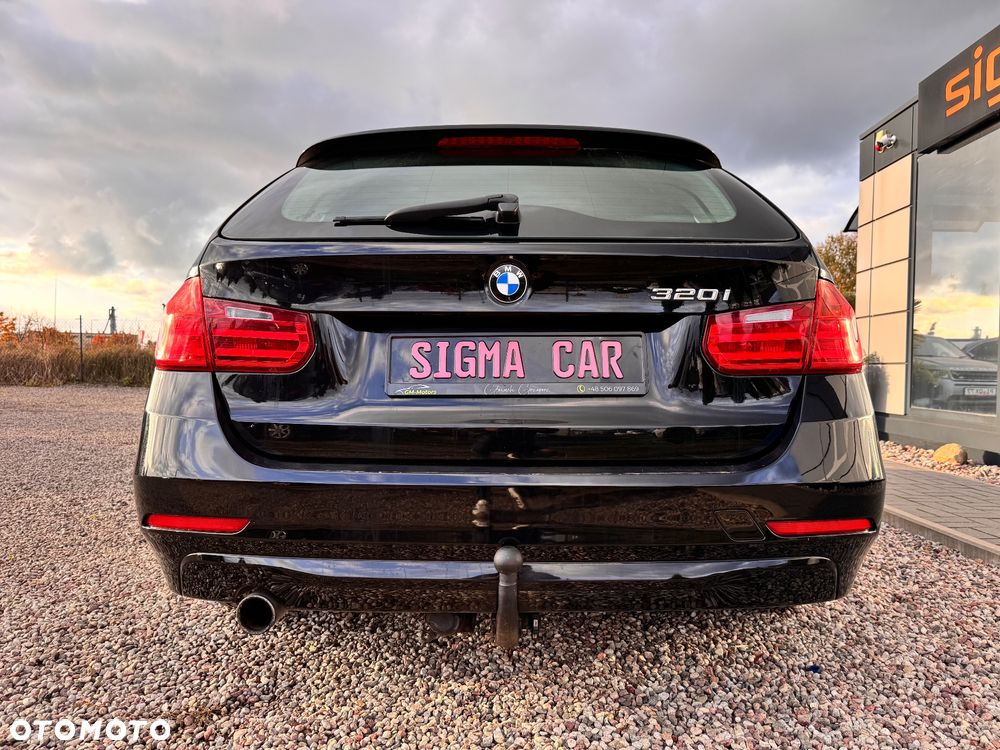 BMW Seria 3 320i Touring - 4