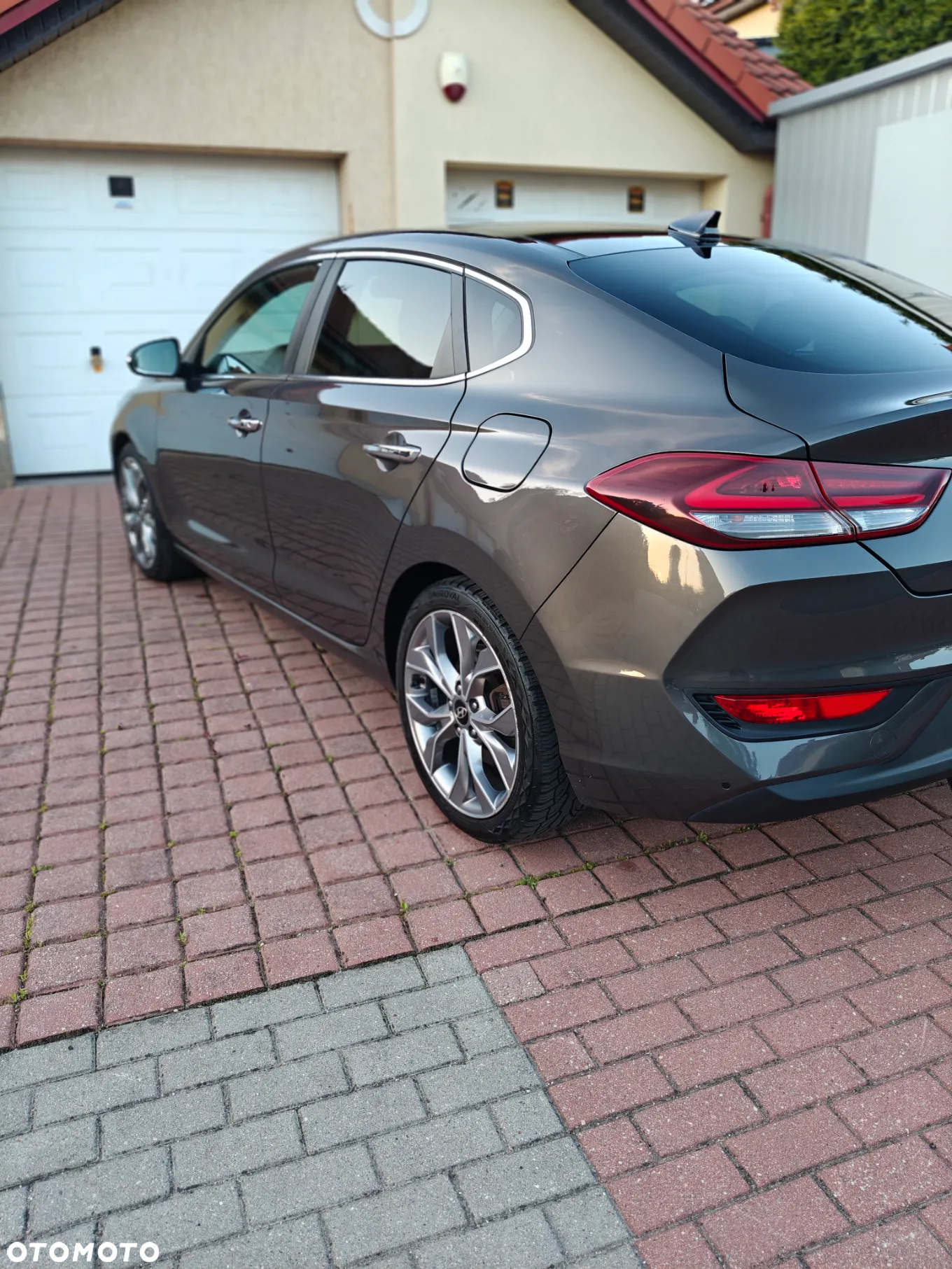 Hyundai i30 Fastback 1.6 CRDI Premium - 4
