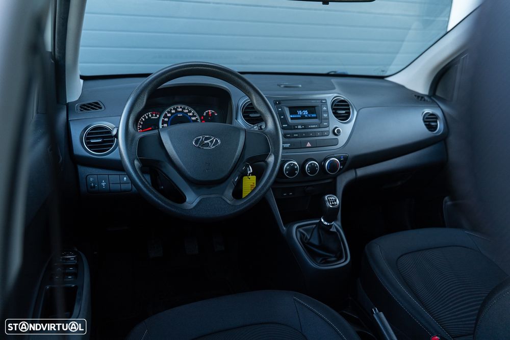 Hyundai i10 1.2 YES! Silver - 22