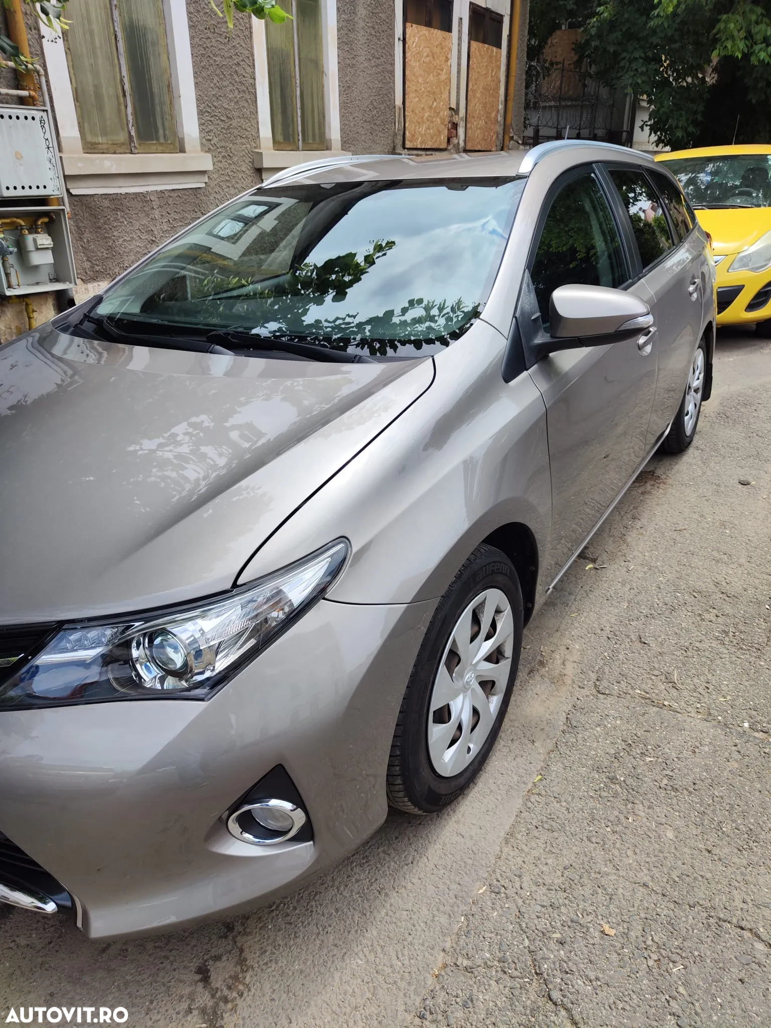 Toyota Auris 1.6 L Valvematic Luna - 3