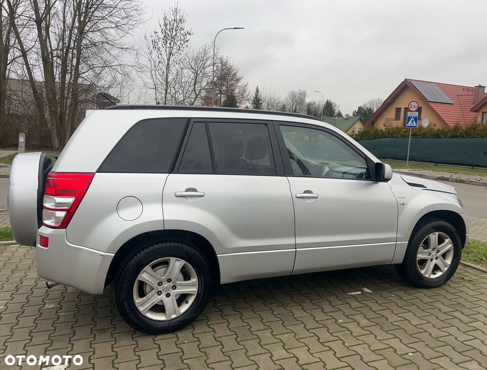 Suzuki Grand Vitara 1.9 DDiS Comfort DPF - 4