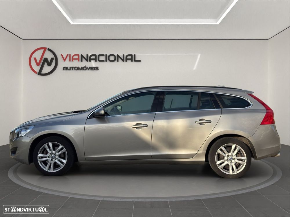 Volvo V60 1.6 D2 Momentum Eco - 4