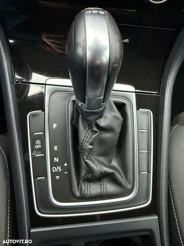 Volkswagen Golf 1.4 TSI BlueMotion Technology DSG Highline - 29