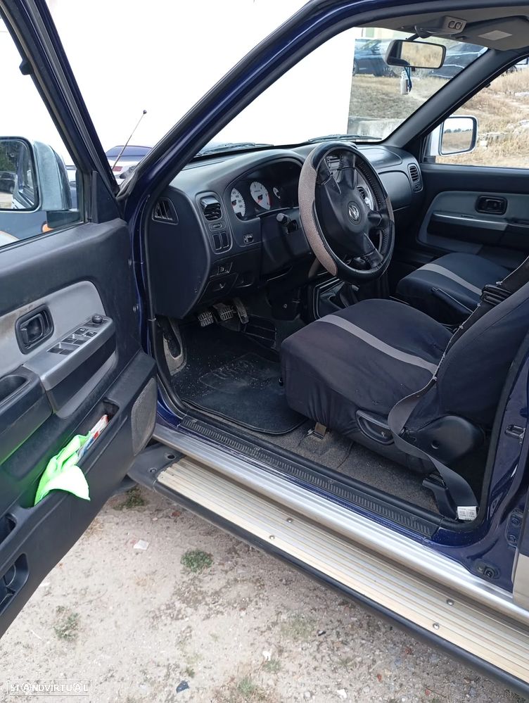 Nissan Pick Up 2.5 TD CD Navara - 2