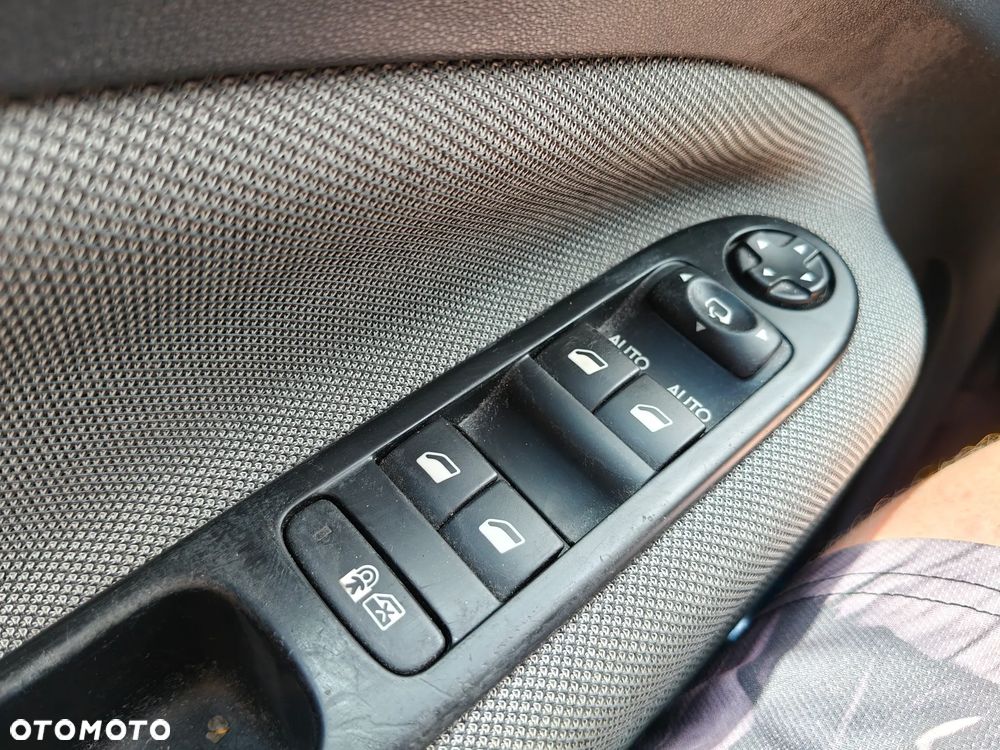 Citroën C-Elysée 1.6 HDi Exclusive - 21