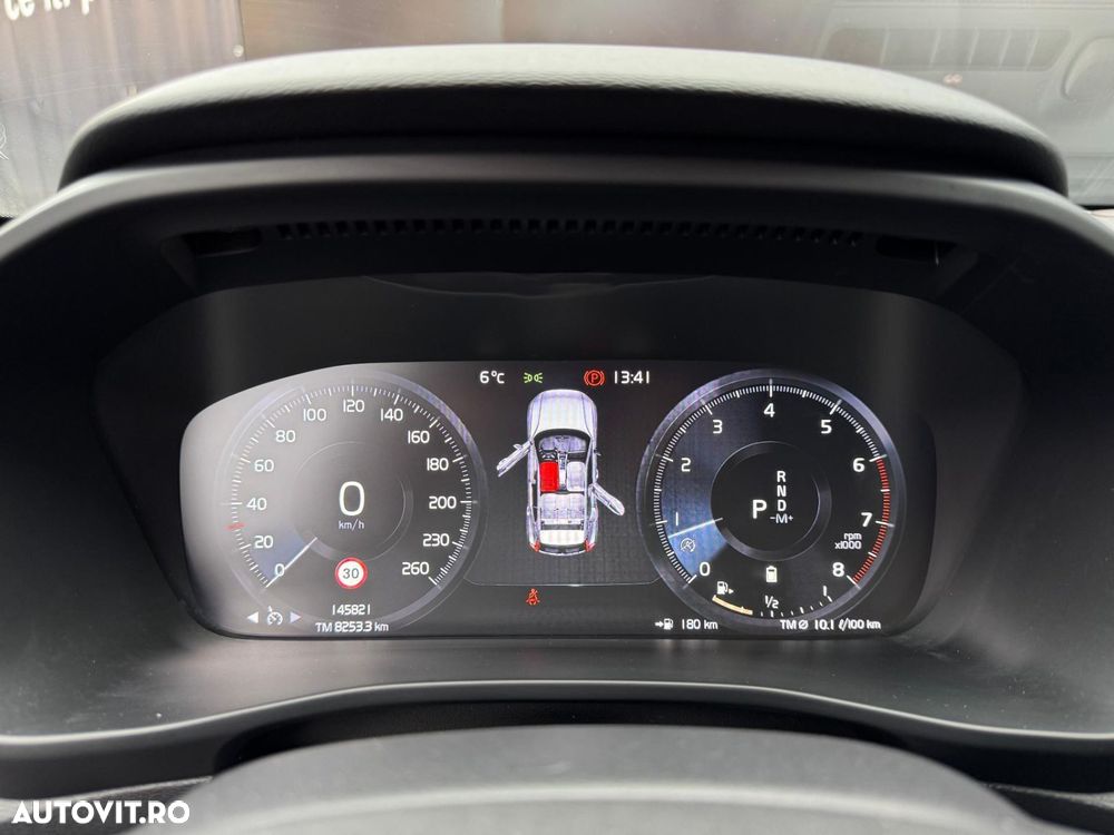 Volvo XC 40 B4 AT8 AWD Mild Hybrid R-Design - 17