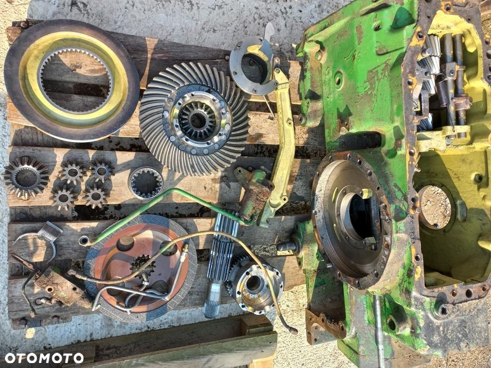 Elementy mostu JOHN DEERE 2030,2130,3030,3140,podnośnik,korpus,skrzynia,atak,zwolnica,tryb,synchronizator,wom,L31273,4 ,L28824, L29056, L31272, L32061 ,L29058  koło talerzowe,mechanizm różnicowy,pochwa,półoś ,wałek,koło zębate,wom - 1